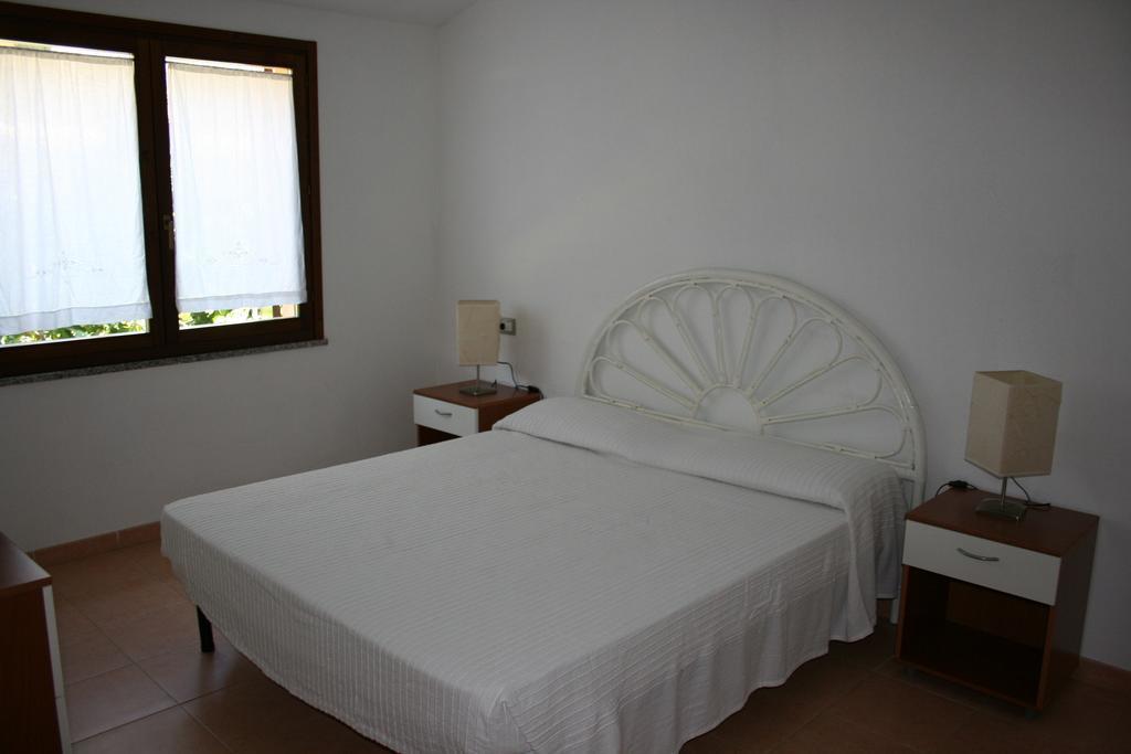 Casa Vacanze Stella Marina Monte Nai Værelse billede